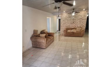 CASA DE ESQUINA EN EL CRISOL CERCA DEL METRO