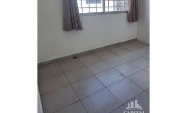 CASA DE ESQUINA EN EL CRISOL CERCA DEL METRO