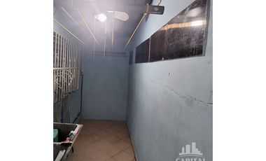 CASA DE ESQUINA EN EL CRISOL CERCA DEL METRO