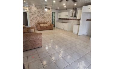 CASA DE ESQUINA EN EL CRISOL CERCA DEL METRO