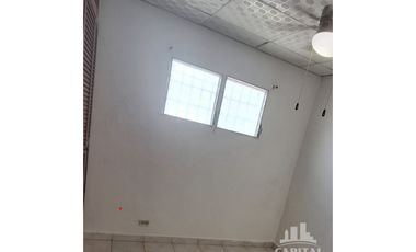 CASA DE ESQUINA EN EL CRISOL CERCA DEL METRO