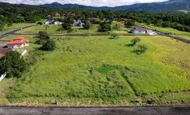 EN.VENTA LOTES CON.GARITA DE SEGURIDAD ALTO.BOQUETE