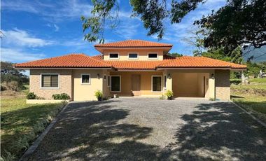 VENDO.CASA RESIDENCIAL ALTO BOQUETE