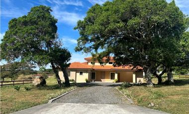 VENDO.CASA RESIDENCIAL ALTO BOQUETE