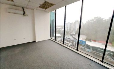 VENTA OFICINA 73.50M2 EN LA TUMBA MUERTO EN EL PH CENTURY TOWER