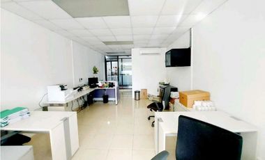 VEBTA OFICINA 46.65M2 EN LA TUMBA MUERTO EN EL PH CENTURY TOWER