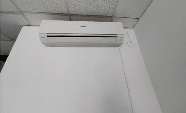 VEBTA OFICINA 46.65M2 EN LA TUMBA MUERTO EN EL PH CENTURY TOWER