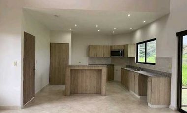 EN VENTA CASA CAMPESTRE BOQUETE