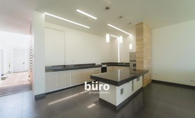 LINDA CASA DE PLAYA EN PRIMERA FILA EN CERRO COLORADO KM 128