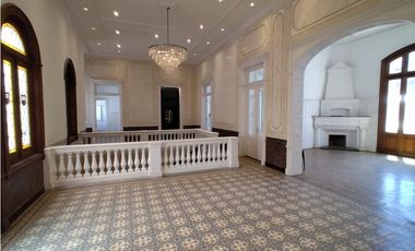 CASONA COLONIAL - REMODELADA  - MAS DE 12 AMBIENTES - PLENO CENTRO