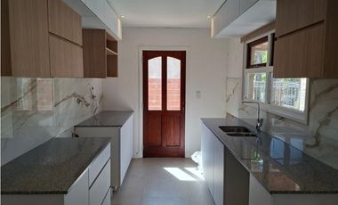 MOGOTES; CHALET A ESTRENAR EN MUY BUENA UBICACION.-