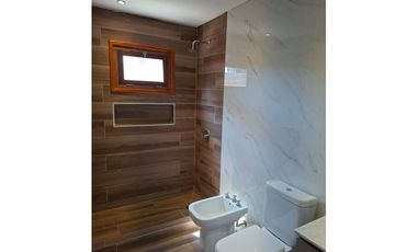 MOGOTES; CHALET A ESTRENAR EN MUY BUENA UBICACION.-