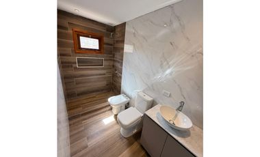 MOGOTES; CHALET A ESTRENAR EN MUY BUENA UBICACION.-