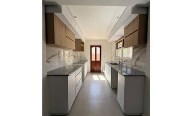 MOGOTES; CHALET A ESTRENAR EN MUY BUENA UBICACION.-