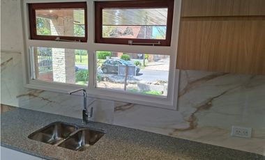 MOGOTES; CHALET A ESTRENAR EN MUY BUENA UBICACION.-