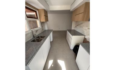 MOGOTES; CHALET A ESTRENAR EN MUY BUENA UBICACION.-