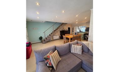 VENTA CASA 3 AMB CON DEPARTAMENTO. VALENTINI 1900