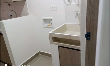 Apartaestudio Prado Centro, excelente ubicación, al frente de la clini