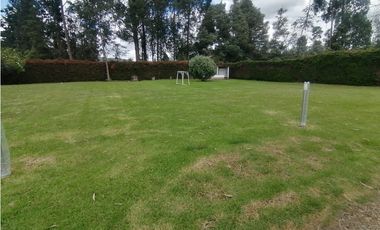 CASA  EN VENTA SERREZUELA MOSQUERA 300M²