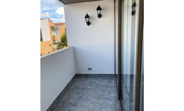 SE VENDE CASA EN UNIDAD CERRADA EN LA CEJA