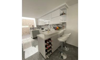 SE VENDE CASA EN UNIDAD CERRADA EN LA CEJA