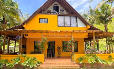 Venta de Complejo Turístico con 3 Lotes - El Peñol, Vereda Marial