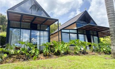 Venta de Complejo Turístico con 3 Lotes - El Peñol, Vereda Marial