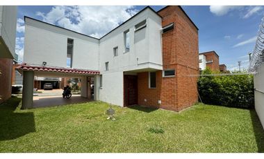 VENTA DE CASA TIPO CAMPESTRE VIA ARMENIA CLUB CAMPESTRE