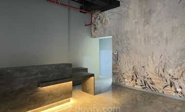 Local Comercial en Arriendo en Cerro El Plomo con Alonso de Córdova