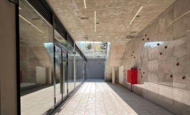 Local Comercial en Arriendo en Cerro El Plomo con Alonso de Córdova