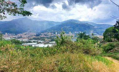 VENDO LOTE EN COPACABANA⁣ PARA CONSTRUIR TU CASA CAMPESTRE CERCA A LA CIUDAD