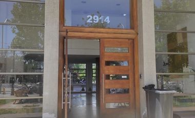 Departamento En Arriendo De 2 Dorm. En Parque Los Reyes.