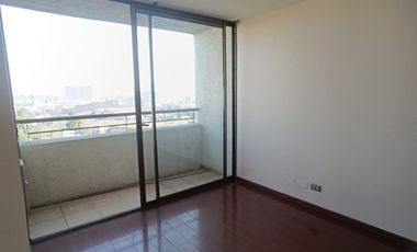 Departamento En Arriendo De 2 Dorm. En Parque Los Reyes.