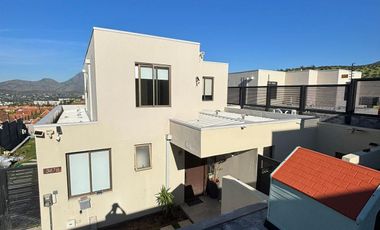 Casa Mediterranea En Arriendo De 4 Dorm. En Lo Barnechea