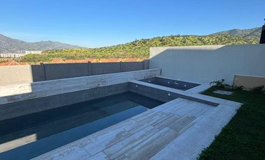 Casa Mediterranea En Arriendo De 4 Dorm. En Lo Barnechea