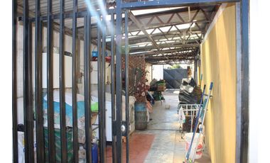 Casa En Amplio Terreno Con 4 Dorm. San Joaquín.