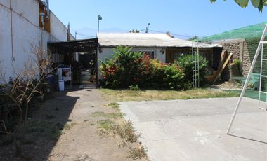 Casa En Amplio Terreno Con 4 Dorm. San Joaquín.