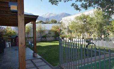 Casa En Arriendo De 6 Dorm. En Lo Barnechea