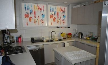 Casa En Arriendo De 6 Dorm. En Lo Barnechea