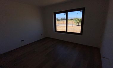 Casa En Venta De 4 Dorm. En Olivar