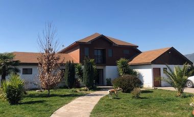 Casa En Venta De 6d 6b 420 Mts. Polo B Machali