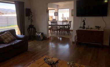 Casa En Venta De 6d 6b 420 Mts. Polo B Machali