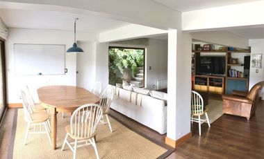 Casa En Arriendo De 6 Dorm. En Lo Barnechea