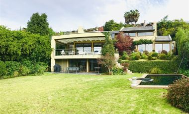 Casa En Arriendo De 6 Dorm. En Lo Barnechea