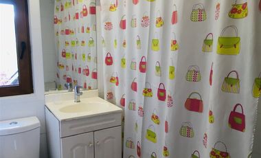 Casa En Arriendo De 6 Dorm. En Lo Barnechea