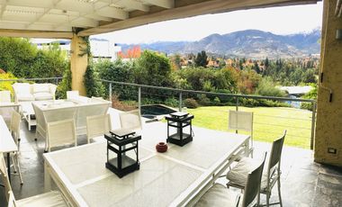 Casa En Arriendo De 6 Dorm. En Lo Barnechea