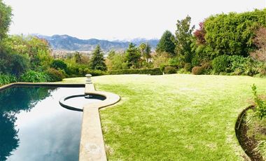 Casa En Arriendo De 6 Dorm. En Lo Barnechea