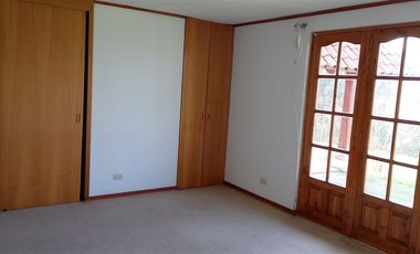 Casa En Venta De 6 Dormitorios En Pirque, Camino San Vicente