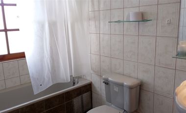 Casa En Venta De 6 Dormitorios En Pirque, Camino San Vicente