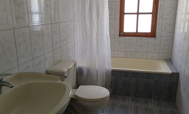Casa En Venta De 6 Dormitorios En Pirque, Camino San Vicente